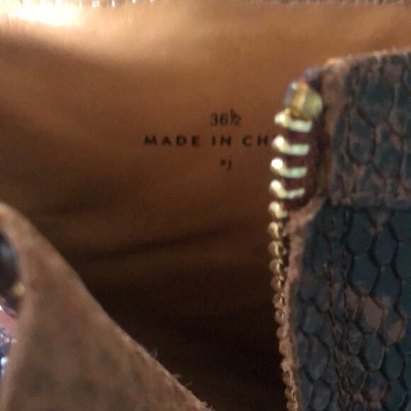 Joie Rawly Snakeskin-Embossed Leather Ankle Boots Size 36.5 (6) - Picture 9 of 9